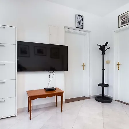 Rino, Apartment