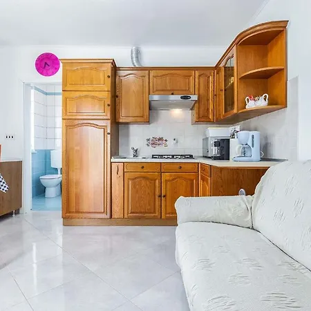 Rino, Apartment