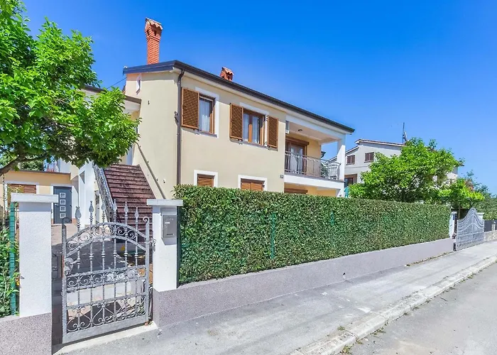 Rino, * Πόρετς