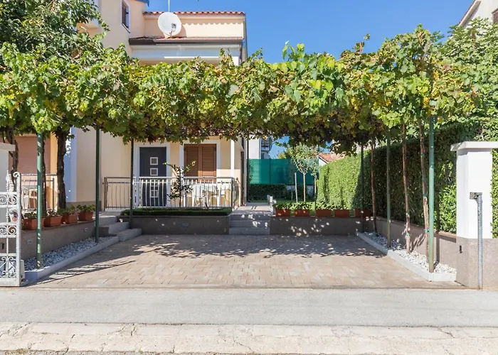 Rino, Apartman Porec